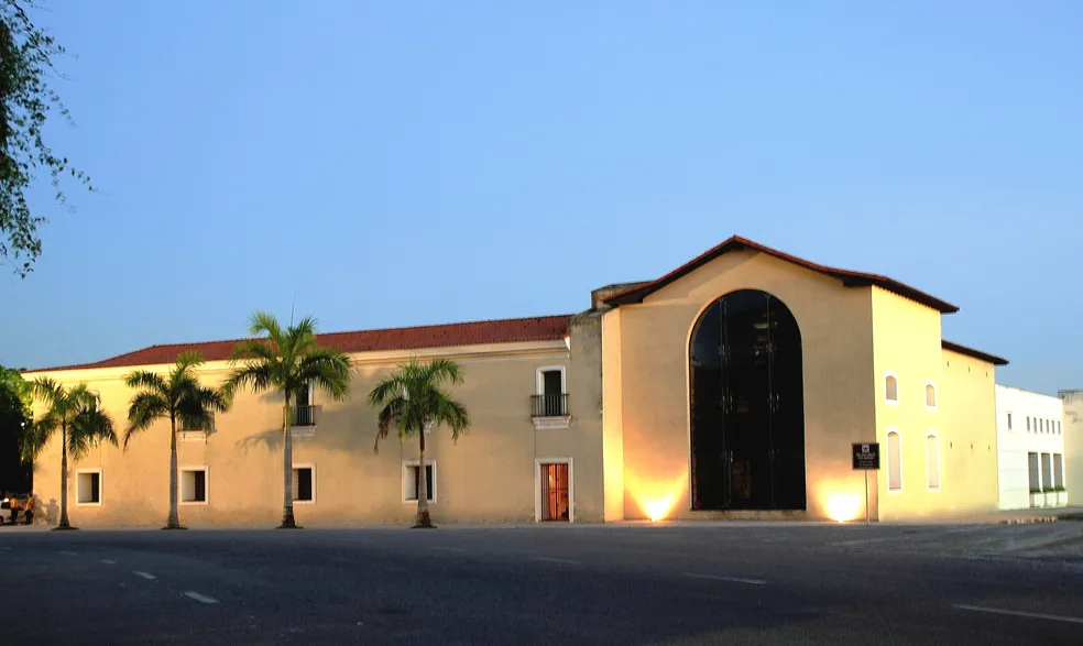 Fachada do Espaço São José Liberto em Belém